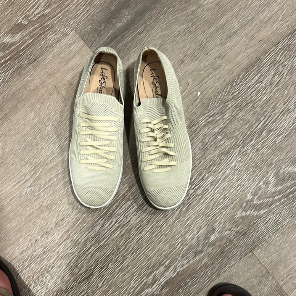 Life Stride Tan Athletic Shoes Versatile Comfort